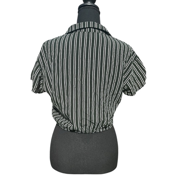Women’s crop green and white striped button down shirt by Garage size M - Picture 3 of 4